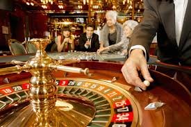 Antarmuka permainan Fortune Mouse di omtogel slot dengan tombol putar dan tampilan saldo